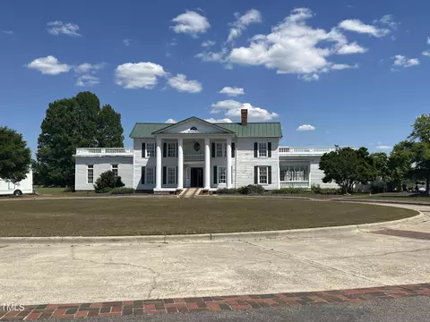 238 Chestnut Dr, Vass, NC 28394 photo 9