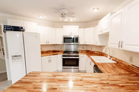 Kitchen - 119 Chris Ct, Garner, NC 27529 photo 4 of 4