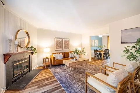 112 Daffodil Ln, Carrboro, NC 27510