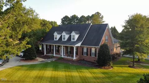 166 Weldon Dr, Clayton, NC 27520