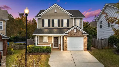 164 Palmdale Ct, Holly Springs, NC 27540
