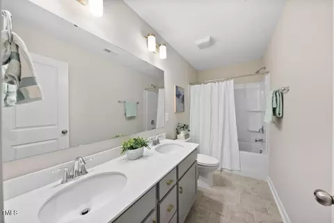 Bath - 5419 Beardsley Ct, Durham, NC 27712 photo 3 of 3