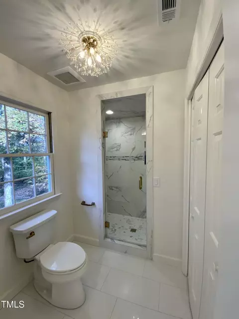 Bath - 3908 Northampton Rd, Durham, NC 27707 photo 4 of 10