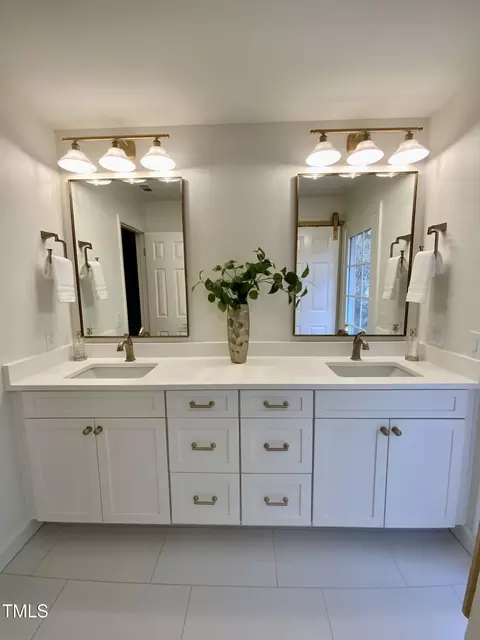 Bath - 3908 Northampton Rd, Durham, NC 27707 photo 3 of 10