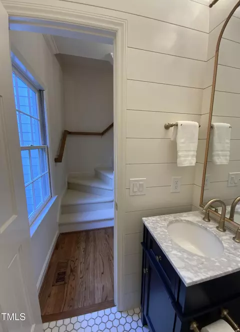 Bath - 3908 Northampton Rd, Durham, NC 27707 photo 1 of 10