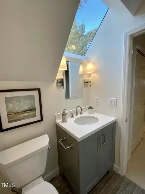 Bath - 3908 Northampton Rd, Durham, NC 27707 photo 10 of 10