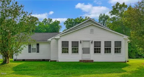10080 S Chicken Rd, Fairmont, NC 28340