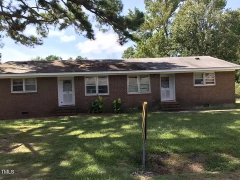134 Heath St, Clinton, NC 28328