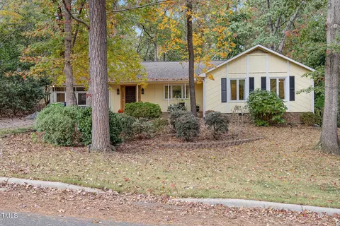 7464 Deer Track Dr, Raleigh, NC 27613
