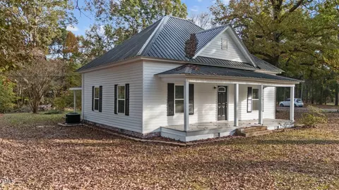 2883 Putnam Glendon Rd, Carthage, NC 28327