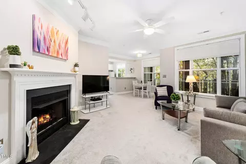 413 Glencrest Pl, Chapel Hill, NC 27514