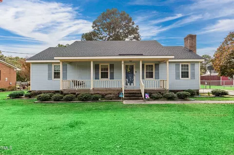 1106 Par Three Dr S, Wilson, NC 27893