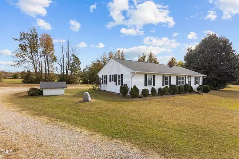 6206 Huntsboro Rd, Oxford, NC 27565