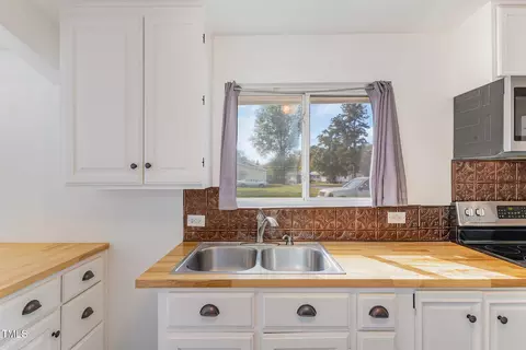 104 N Jackson St, Dunn, NC 28334 photo 8