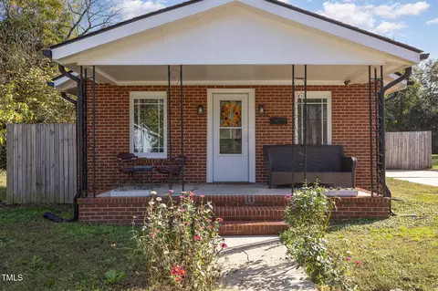 104 N Jackson St, Dunn, NC 28334 photo 2