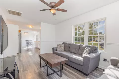 104 N Jackson St, Dunn, NC 28334 photo 4