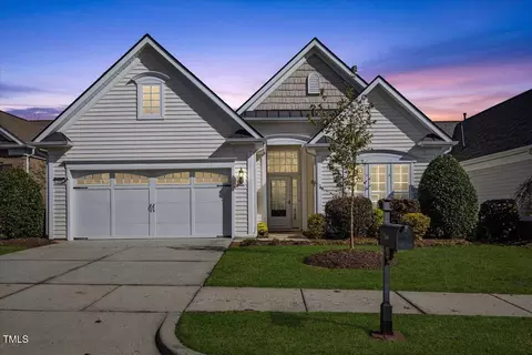544 Clarenbridge Dr, Cary, NC 27519