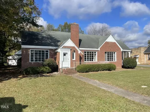 101 S Peedin Ave, Selma, NC 27576
