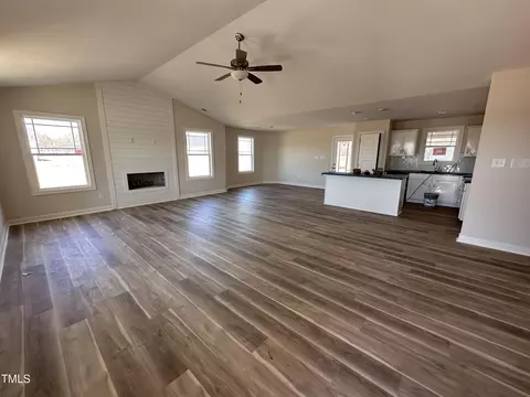 31 Silver Ct, Smithfield, NC 27577 photo 2