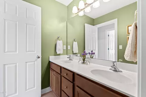 Bath - 5114 Paces Ferry Dr, Durham, NC 27712 photo 4 of 5