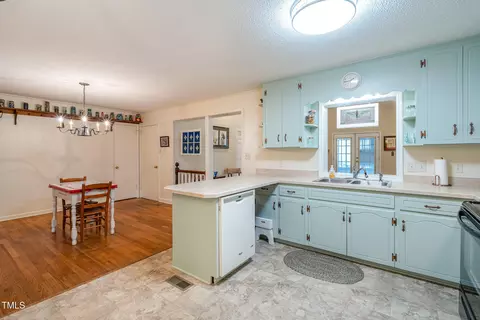 1314 Pineview Dr, Garner, NC 27529 photo 11