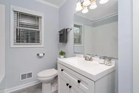 Bath - 419 Lakeside Dr, Garner, NC 27529 photo 2 of 4