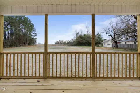 Exterior - 552 Rowan Rd, Clinton, NC 28328 photo 5 of 14