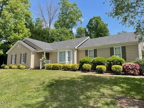 6220 Sweden Dr, Raleigh, NC 27612