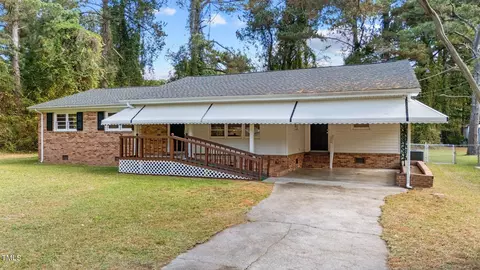 512 Oak St, Smithfield, NC 27577