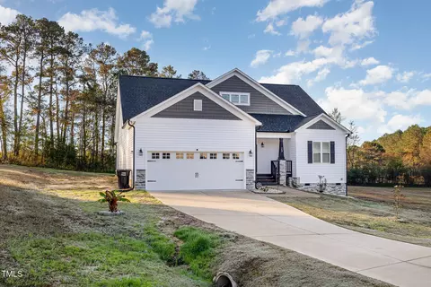 369 Lowery Ln, Benson, NC 27504 photo 2