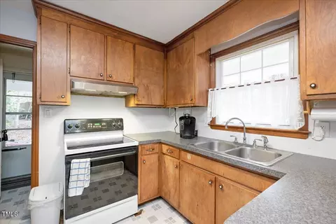 6508 Arnold Rd, Raleigh, NC 27607 photo 13