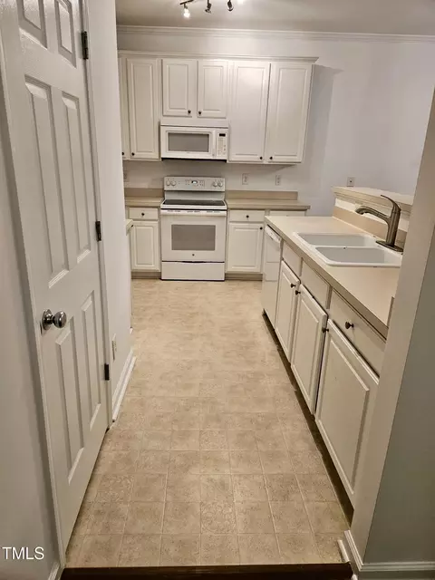 1018 Goldmist Ln, Durham, NC 27713 photo 6