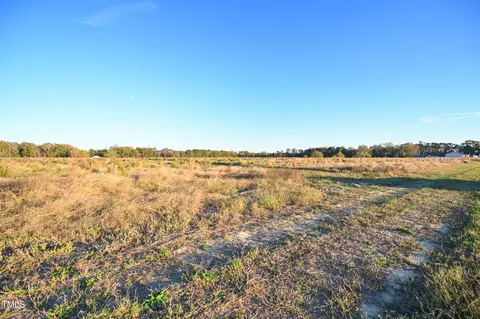 65 Mamie Rd, Benson, NC 27504
