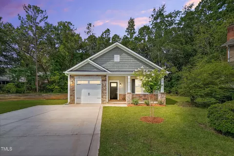 6101 Garden Ct, Fayetteville, NC 28311