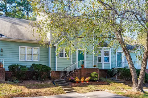 518 Caprice Ct, Raleigh, NC 27606