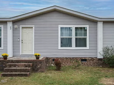 22 Colt Ln, Dunn, NC 28334 photo 3
