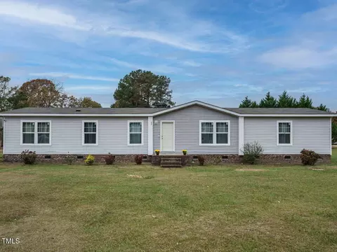22 Colt Ln, Dunn, NC 28334 photo 2