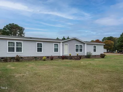 22 Colt Ln, Dunn, NC 28334