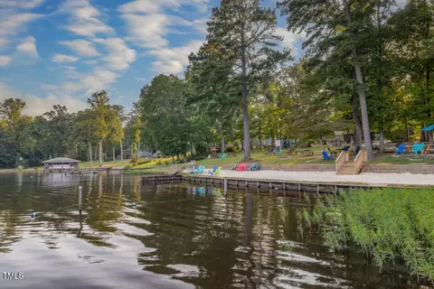 385 S Holiday Dr, Macon, NC 27551