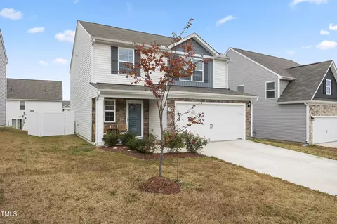 737 Crackling Ct, Zebulon, NC 27597