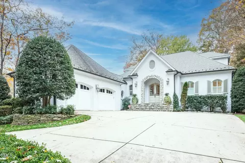 2113 Buckingham Rd, Raleigh, NC 27607