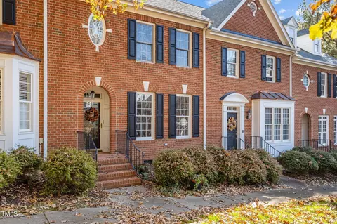 217 Kenmont Dr, Holly Springs, NC 27540
