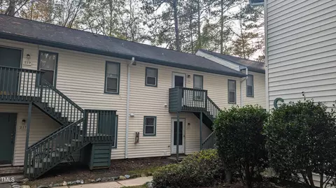 215 Ashley Forest Rd #BLDG D, Chapel Hill, NC 27514