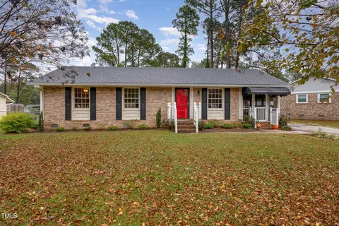 302 Saints St, Dunn, NC 28334 photo 1