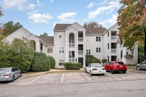 6151 Summerpointe Pl #302, Raleigh, NC 27606