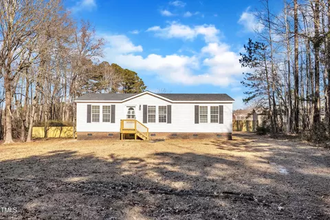 385 Eason Dr, Smithfield, NC 27577