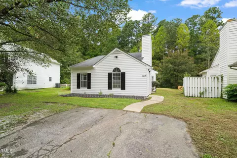1216 Kendall Dr, Durham, NC 27703