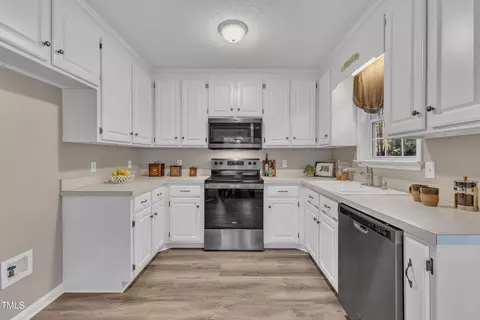 Kitchen - 328 Indigo Pl, Garner, NC 27529 photo 1 of 4