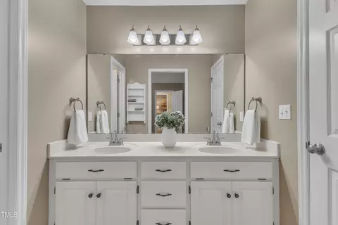Bath - 328 Indigo Pl, Garner, NC 27529 photo 1 of 3