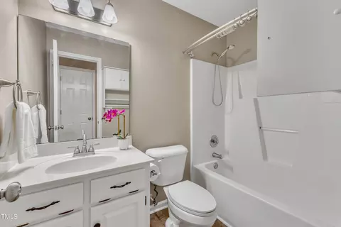 Bath - 328 Indigo Pl, Garner, NC 27529 photo 3 of 3